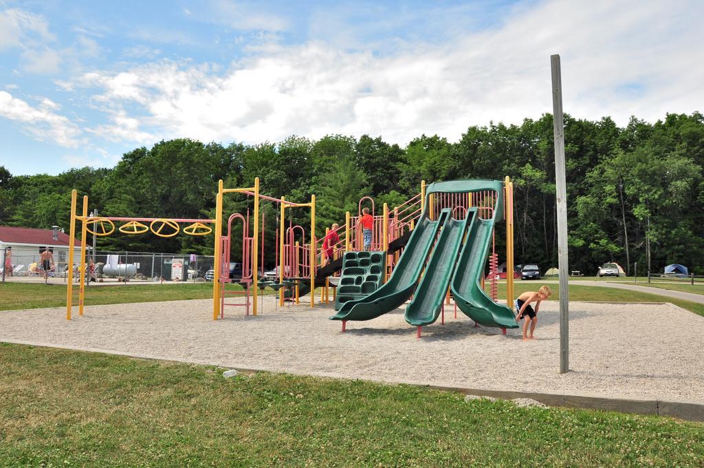 Plymouth Rock Camping Resort Rustic Cabin Elkhart Lake Экстерьер фото