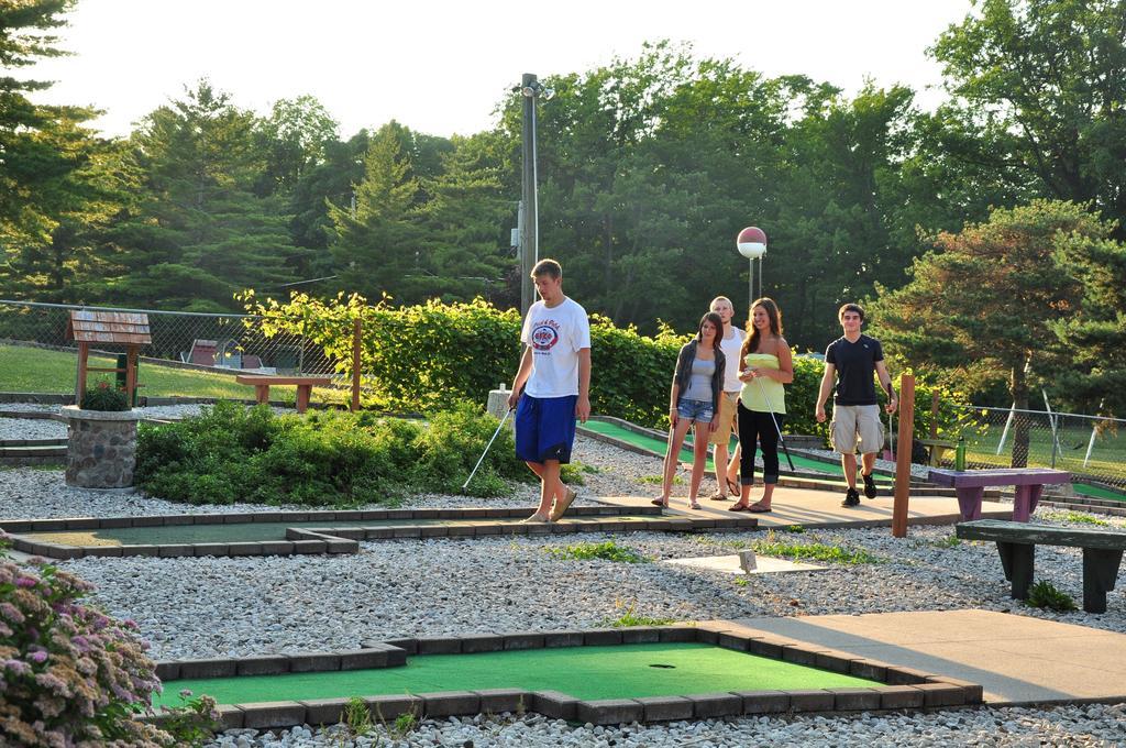 Plymouth Rock Camping Resort Rustic Cabin Elkhart Lake Экстерьер фото