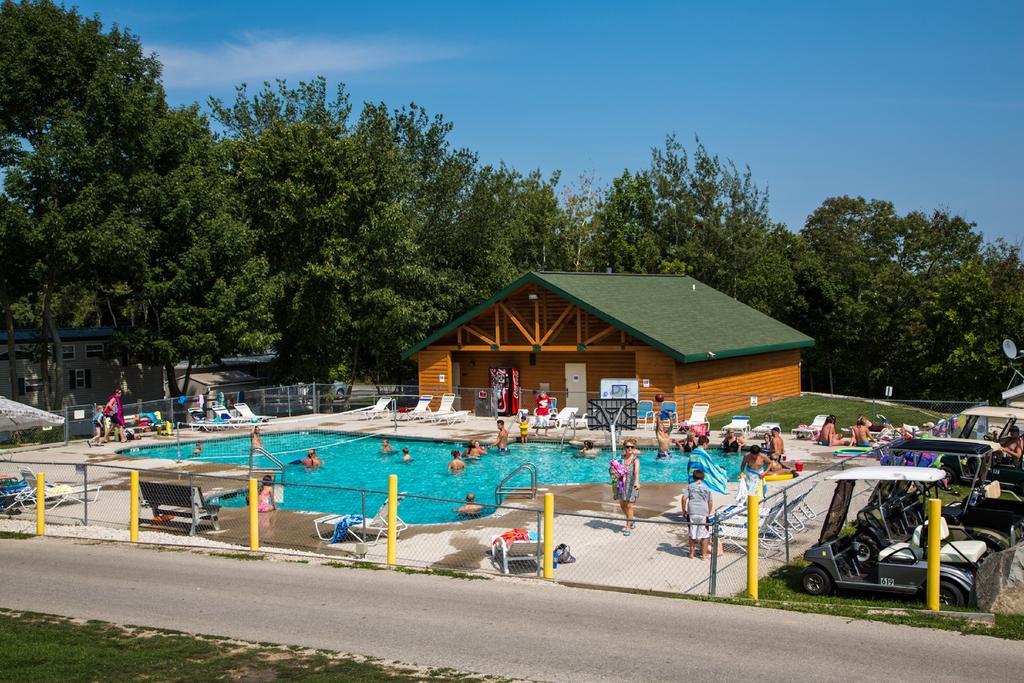 Plymouth Rock Camping Resort Rustic Cabin Elkhart Lake Экстерьер фото